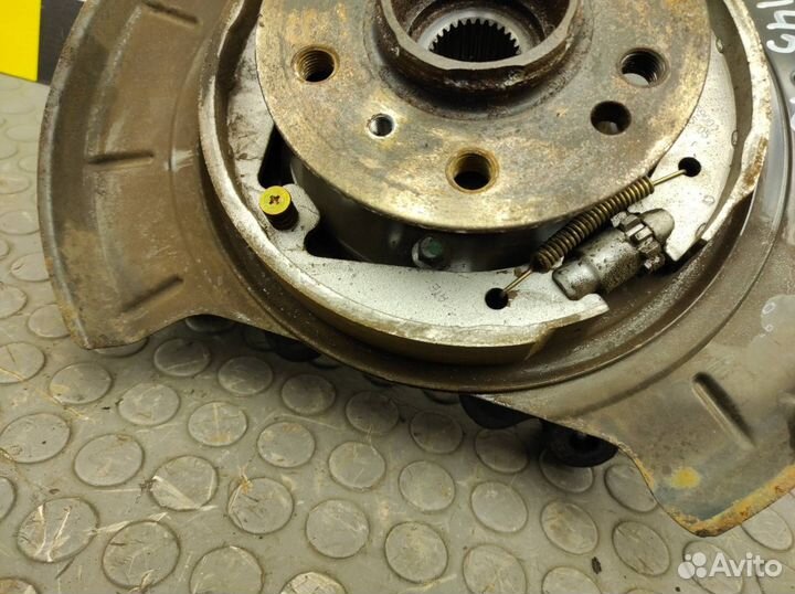 Кулак поворотный задний правый Mercedes-Benz W251