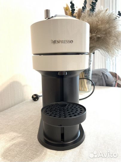 Кофемашина Nespresso Vertuo Next GCV1, light grey