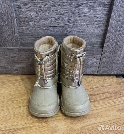 Резиновые сапоги