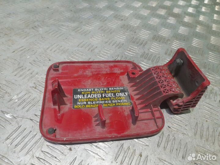 Лючок бензобака Kia Cerato хечбэк 2005