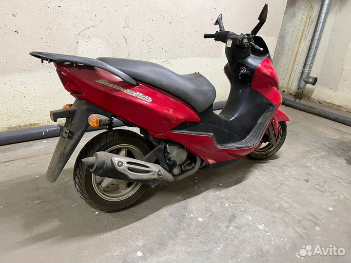 Скутер Suzuki Avenis 150