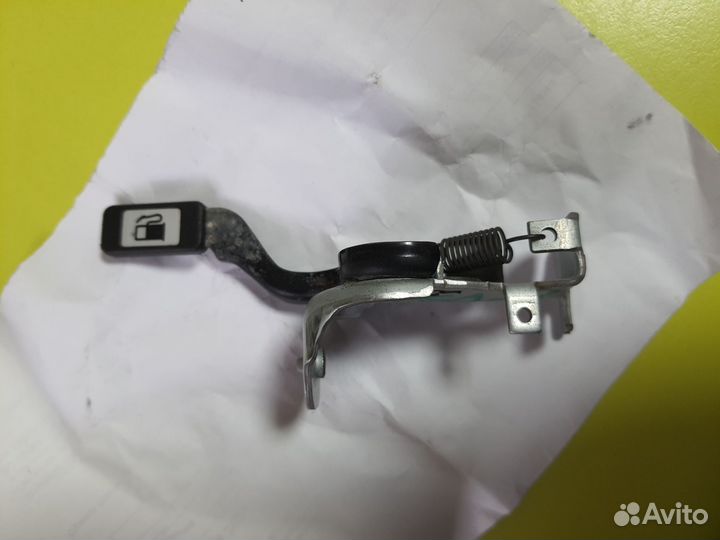 Ручка открывания бака Toyota Rav4 2005-2008