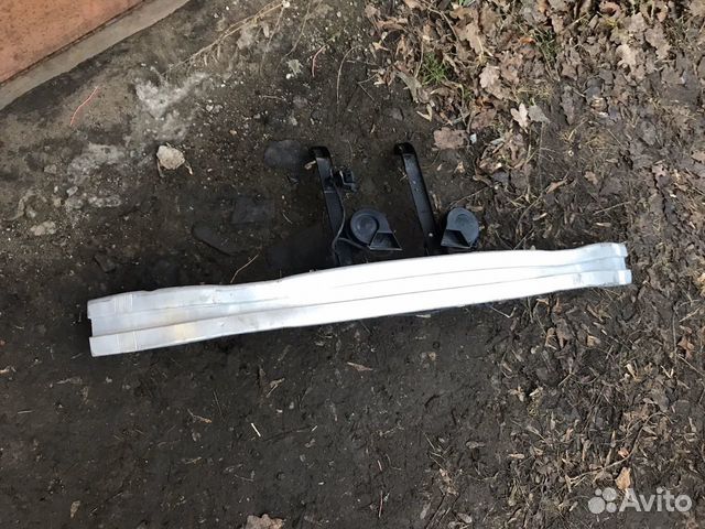 Audi A8 d3 4e усилитель бампера передний