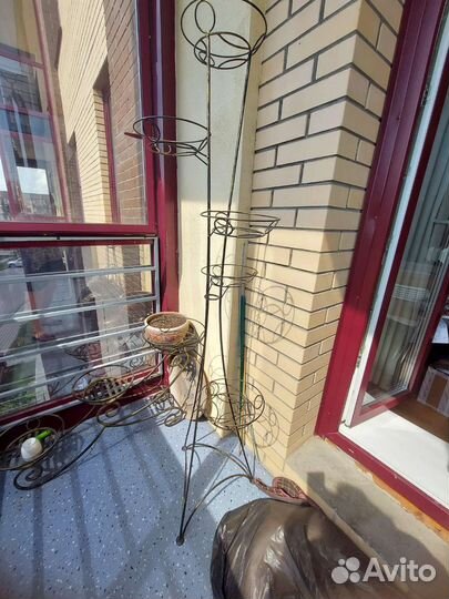 Подставка под цветы