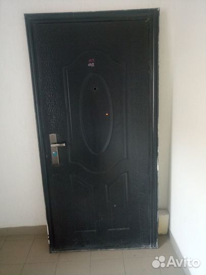 Дверь входная металлическая б/у