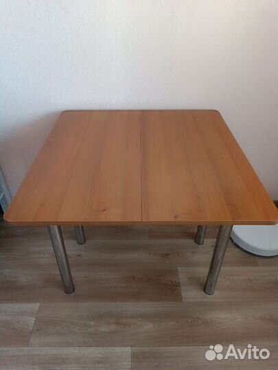 Стол складной квадратный
