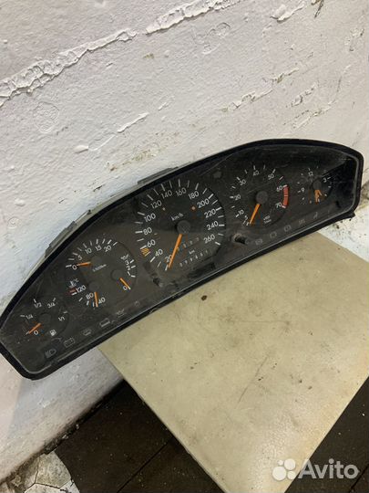 Приборная панель mercedes w140