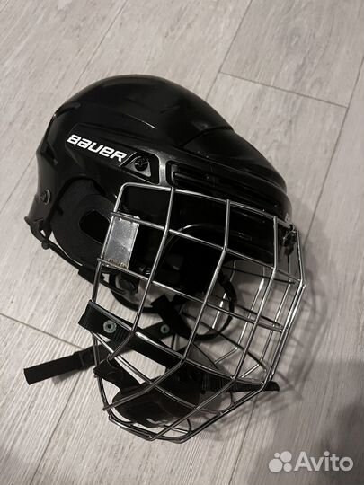 Хоккейный шлем bauer с сеткой jofa