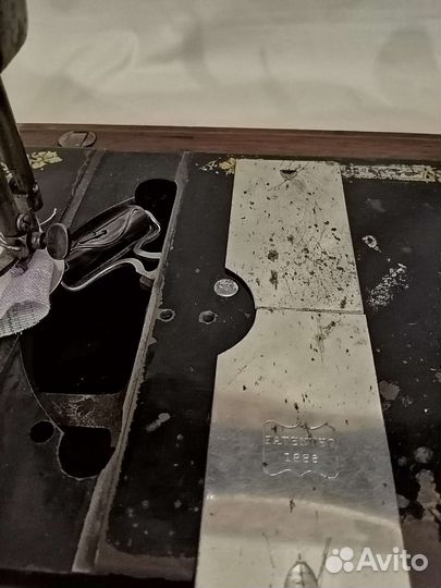 Швейная машина Singer