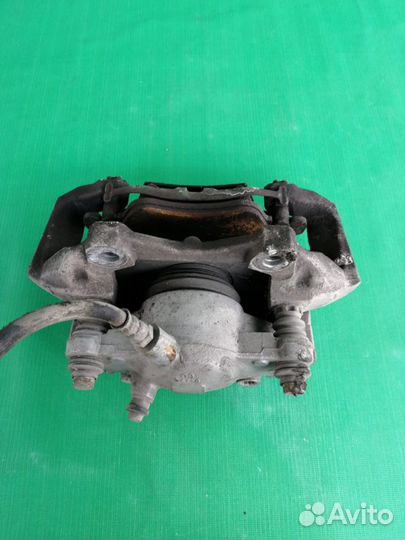 Суппорт тормозной перед правый Mercedes W212