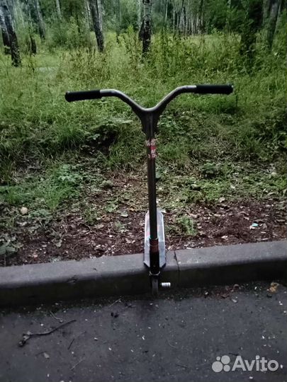Продаю трюковой самокат кастом