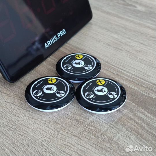 Кнопка вызова персонала и табло для официантов