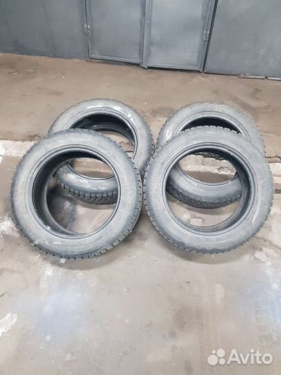 Bridgestone Blizzak Spike-01 215/55 R16 93T