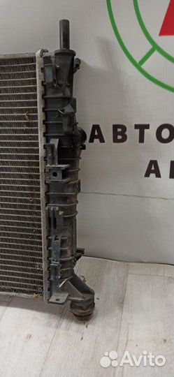 Радиатор охлаждения двигателя Ford Focus хетчбэк