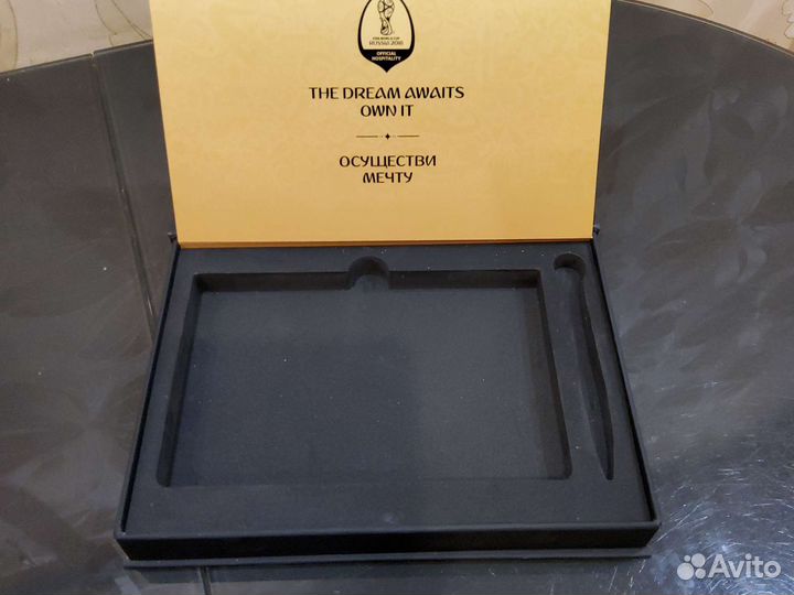 Коробка подарочная с окошком