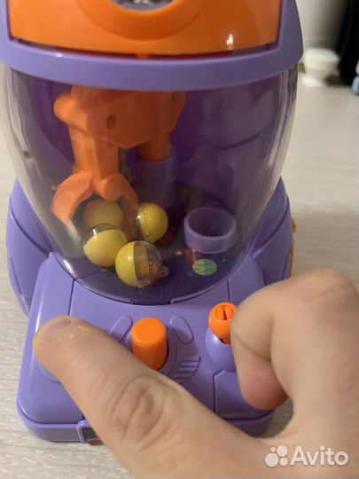 Автомат с игрушками хватайка