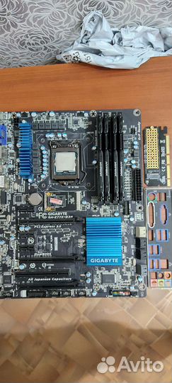 Материнская плата с процессором и памятью