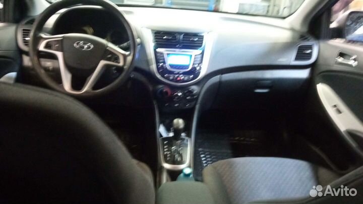 Hyundai Solaris 1.6 AT, 2012, 132 438 км