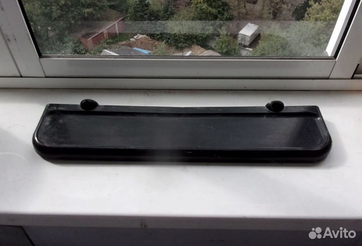 Полки: навесная пластик, настольная 2-эт. (б/у)