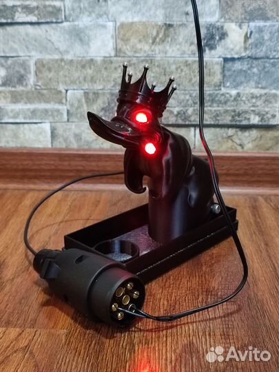 Злая утка с подсветкой глаз и пепла