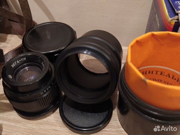 Плёночный фотоаппарат Зенит и принадлежности