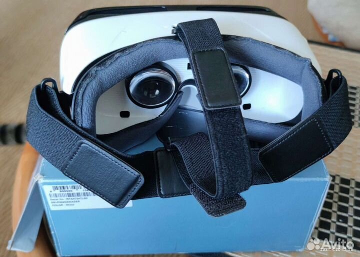 Очки виртуальной реальности Samsung Gear VR Consum