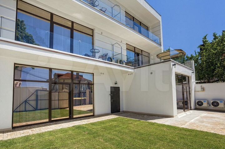 Гостиница, 300 м²