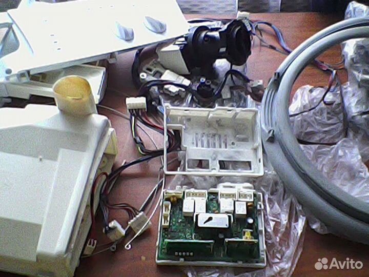 Запчасти Indesit wiun 105. Стиральная машина