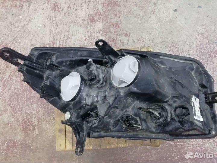 Фара на Лада X-ray