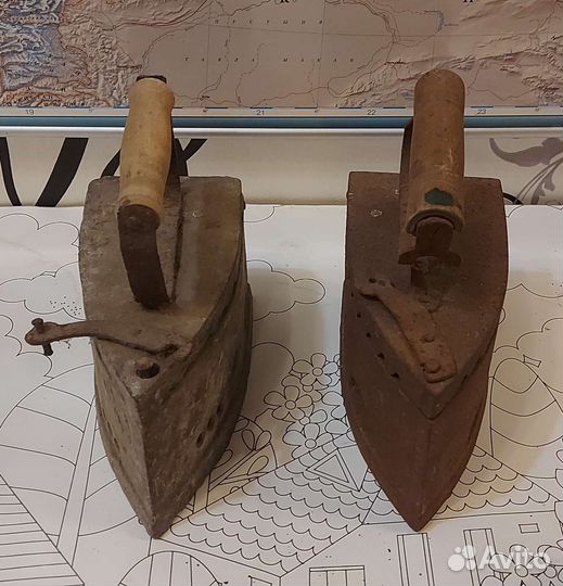 Утюг старинный, чугунный (на углях), клеймо
