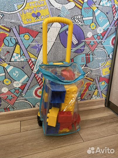 Тележка с большими кубиками Лего