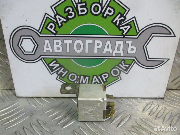 Реле поворотников BMW 3 E30 1986г