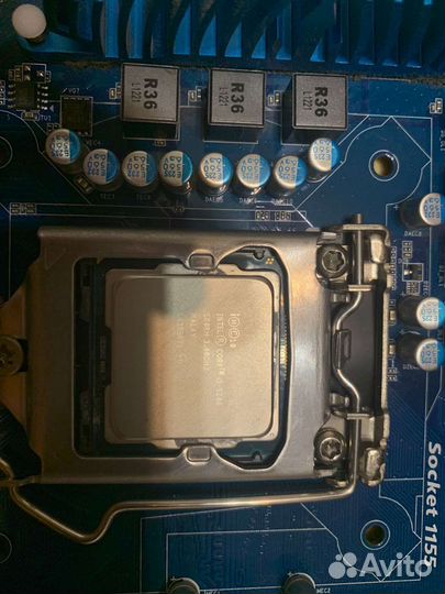 Материнская плата с процессором i3 и памятью