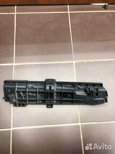 Кронштейн радиатора Bmw 3 E90/E91 2005-2012