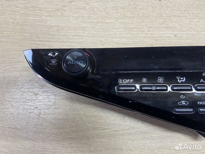 Блок управления климат контролем Toyota Camry 75