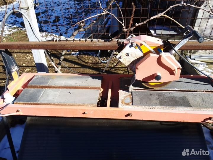 Плиткорез электрический водяной 1200 бу