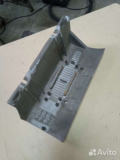 Крышка двигателя Pontiac Grand AM Понтиак гранд