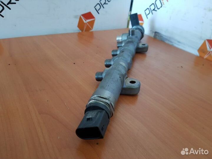 Топливная рампа Mercedes Sprinter W906 OM651 2.2