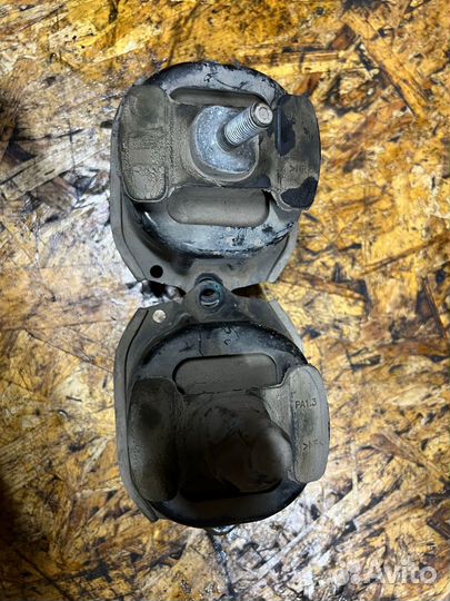 Подушка двигателя правая BMW X3 F25