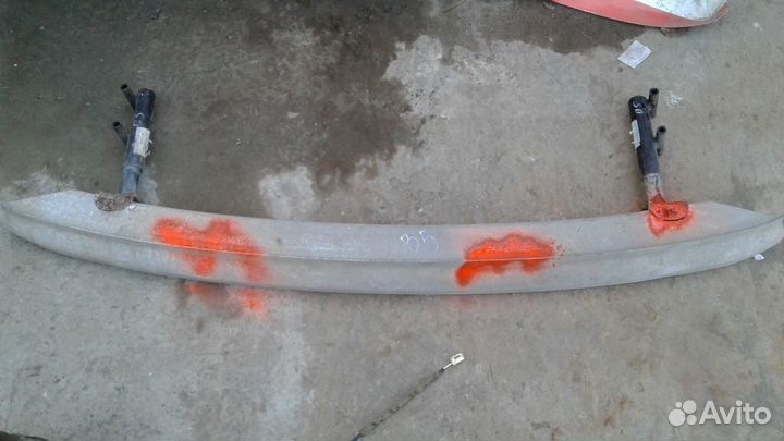 Усилитель заднего бампера на Volkswagen passat B5