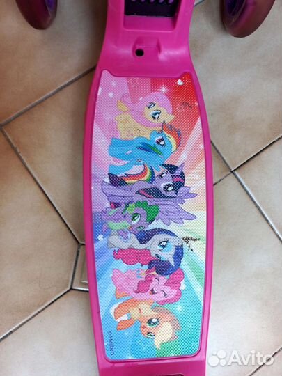 Самокат детский hasbro трехколесный бу