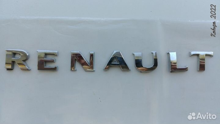 Хромированные буквы renault на крышку багажника