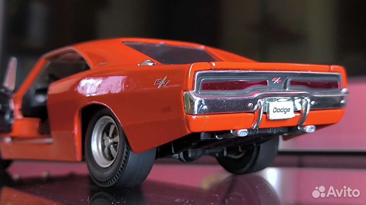 Dodge charger модель