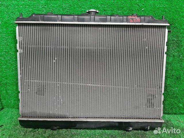 Радиатор охлаждения двигателя Nissan Serena