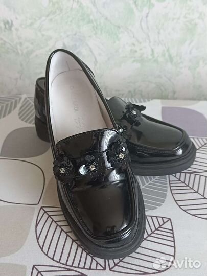 Лоферы для девочки 35 размер