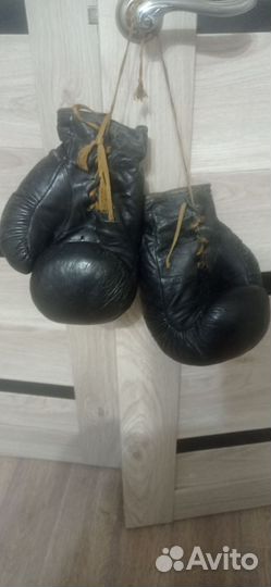 Боксерские кожаные перчатки