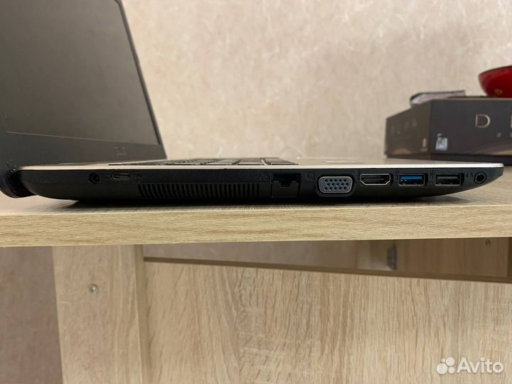 Ноутбук Asus D541S