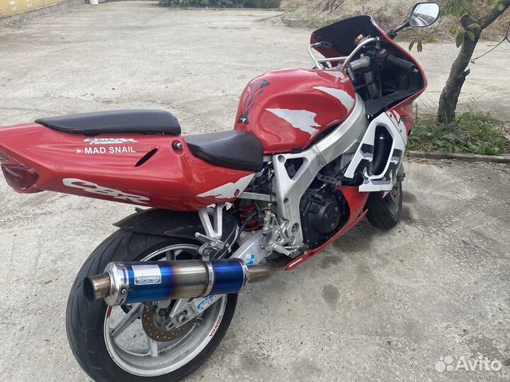 Honda cbr919 fireblade