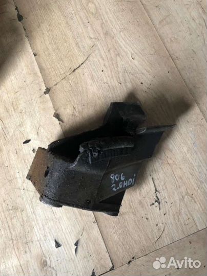 Кронштейн (крепление) peugeot 806 2.0 nn