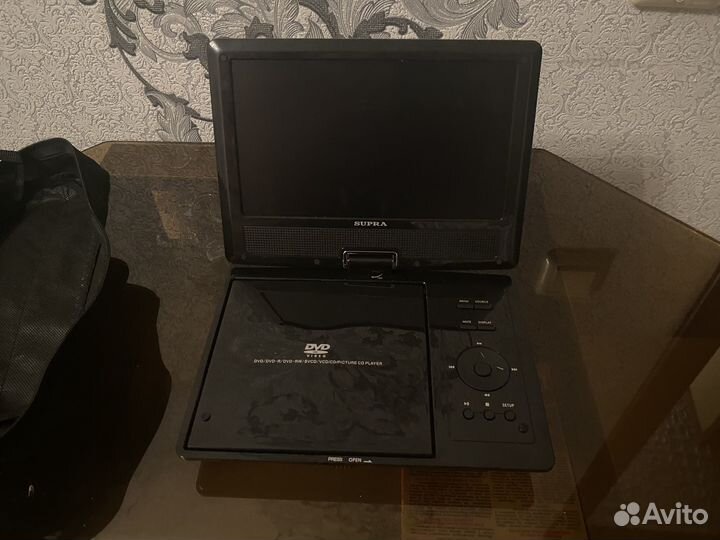Продаю портативный dvd плеер